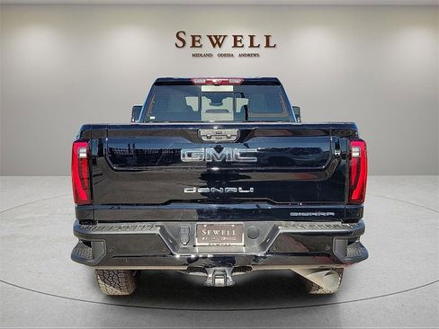 Certified 2024 GMC Sierra 2500 Denali Ultimate image 4