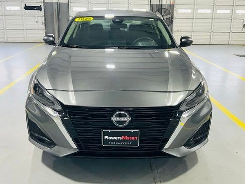 Used 2025 Nissan Altima 2.5 S FWD image 12