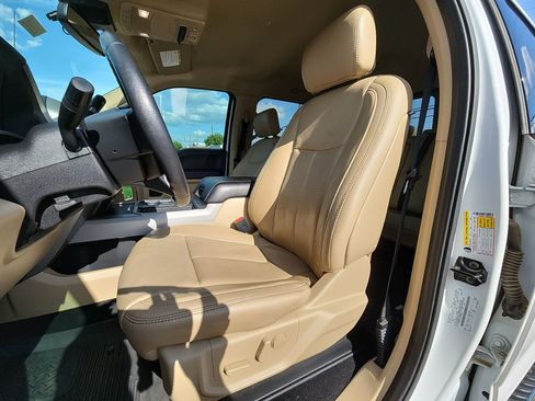 Used 2020 Ford F250 Lariat w/ Lariat Value Package AWD/4WD image 13