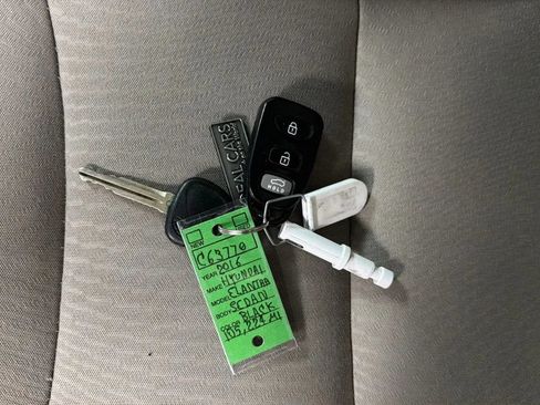 Used 2016 Hyundai Elantra SE FWD image 28