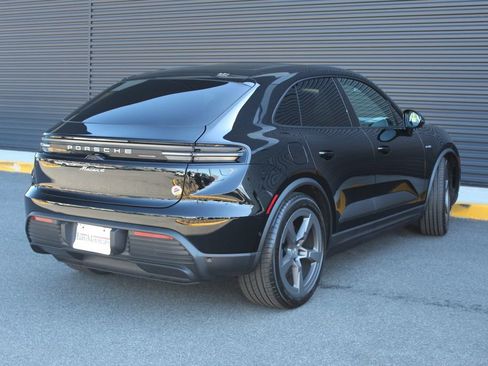 New 2026 Porsche Macan 4 Electric AWD/4WD image 8