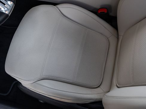 Used 2023 Mercedes-Benz C 300 Sedan image 21