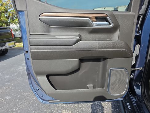 Used 2023 Chevrolet Silverado 1500 LT AWD/4WD image 14