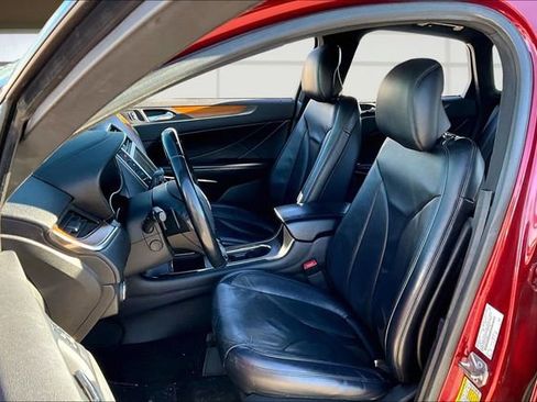 Used 2017 Lincoln MKC Select w/ Select Plus Package image 25