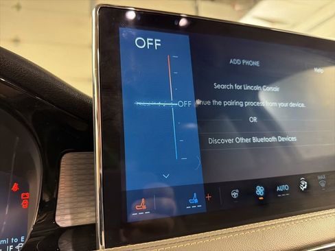 Used 2023 Lincoln Corsair AWD w/ Equipment Group 101A image 13