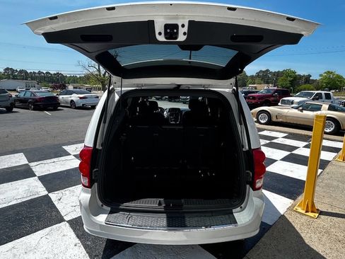 Used 2019 Dodge Grand Caravan GT FWD image 6