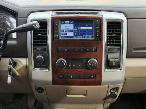 Used 2011 RAM 2500 Laramie w/ Protection Group image 19