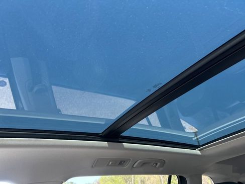 Used 2024 Volkswagen Tiguan Wolfsburg Edition image 12