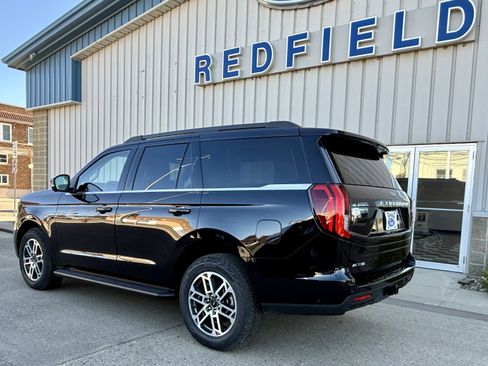 New 2025 Ford Expedition Active image 7