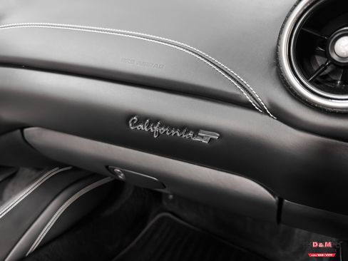 Used 2016 Ferrari California T image 17