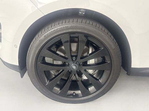 Certified 2025 Land Rover Range Rover Sport SE AWD/4WD image 31