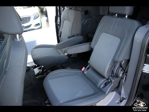 Used 2019 Ford Transit Connect XLT FWD image 33