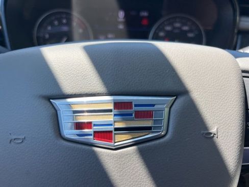 Used 2022 Cadillac XT6 Premium Luxury w/ Technology Package FWD image 47