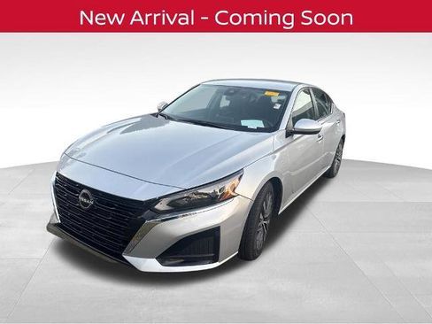 Certified 2023 Nissan Altima 2.5 SV image 2