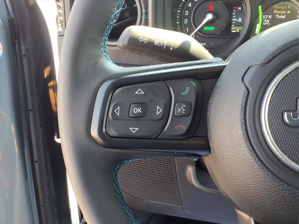Used 2024 Jeep Wrangler Unlimited Rubicon 4xe w/ Technology Group AWD/4WD image 14