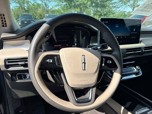 Used 2024 Lincoln Corsair AWD w/ Equipment Group 101A image 11