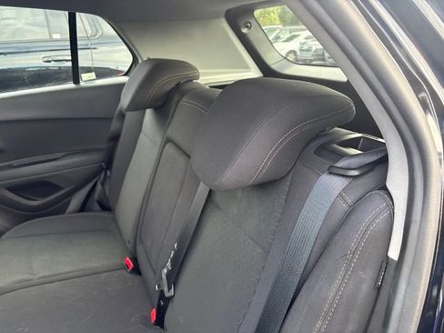 Used 2018 Chevrolet Trax LS FWD image 7