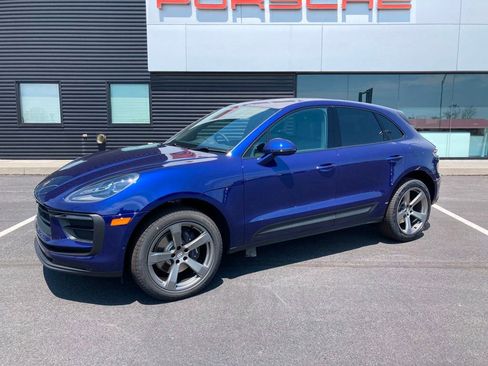Used 2024 Porsche Macan AWD/4WD image 1