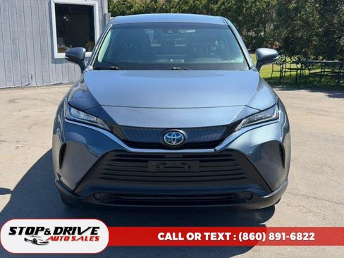 Used 2022 Toyota Venza LE AWD/4WD image 8