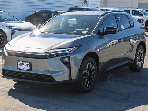 New 2026 Toyota bZ FWD image 3