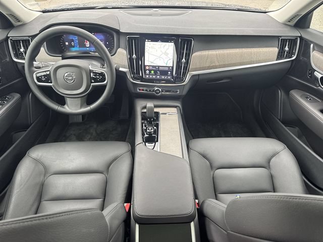 Used 2025 Volvo S90 B6 Plus AWD/4WD image 21