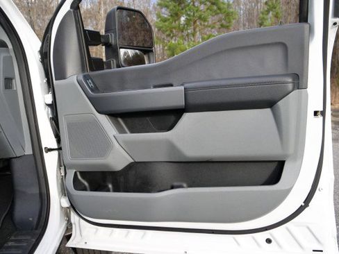 Used 2023 Ford F450 XLT w/ XLT Value Package image 40