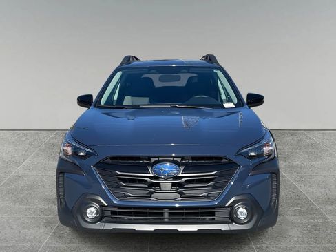 Certified 2025 Subaru Outback Onyx Edition XT w/ Popular Package #2 image 8