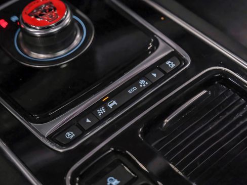 Used 2020 Jaguar XF Prestige RWD image 25