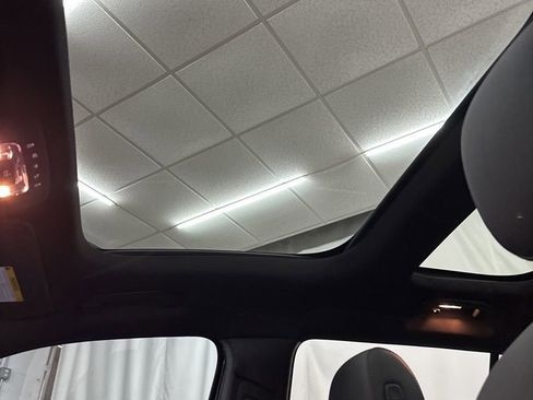 Certified 2025 Mercedes-Benz GLB 250 image 19