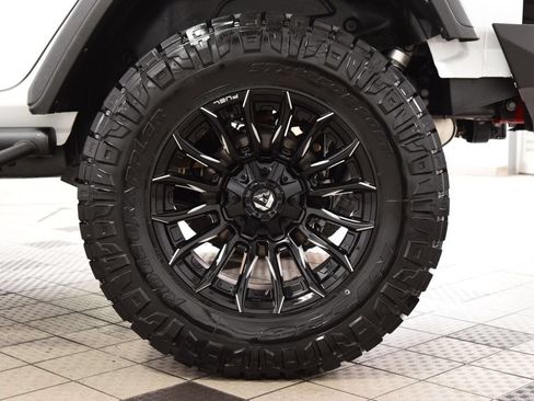 Used 2026 Jeep Wrangler Unlimited Rubicon AWD/4WD image 32