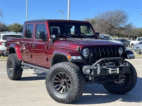 Used 2021 Jeep Gladiator Willys image 2