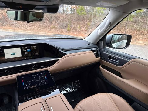 Certified 2025 INFINITI QX80 Sensory image 14