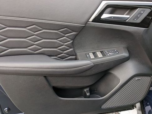 New 2026 Mitsubishi Outlander SEL image 15