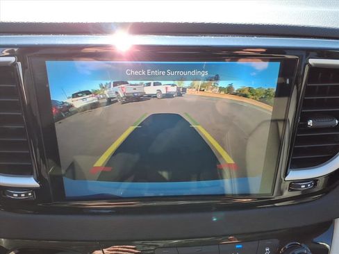 Used 2024 Chrysler Pacifica Touring-L image 20