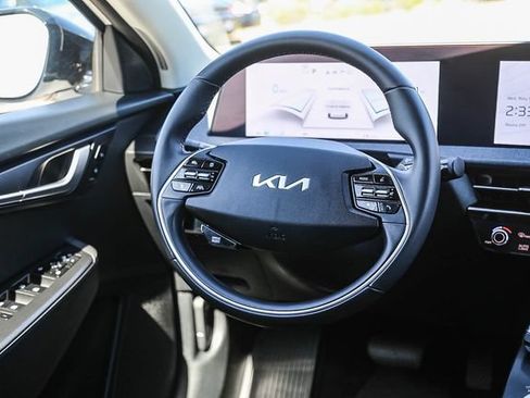 Used 2024 Kia EV6 Light RWD image 17