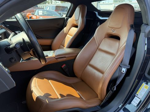 Used 2015 Chevrolet Corvette Z06 w/ 3LZ Preferred Equipment Group RWD image 7