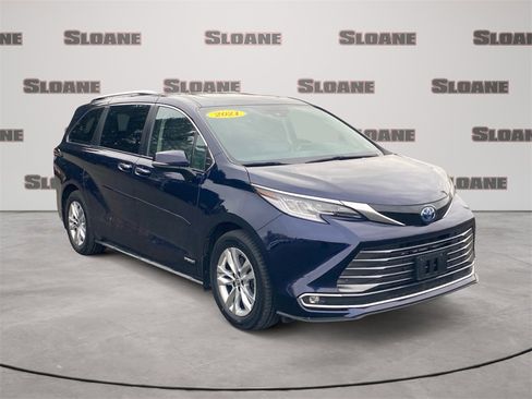 Used 2021 Toyota Sienna Limited w/ Protection Package (TMS) image 7