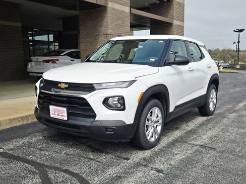 Used 2023 Chevrolet TrailBlazer LS image 3