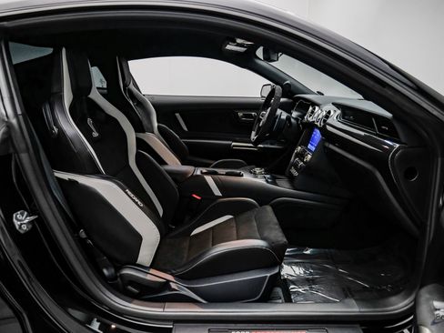 Used 2021 Ford Mustang Shelby GT500 w/ Carbon Fiber Track Pack image 59