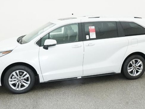 New 2026 Toyota Sienna Limited FWD image 2