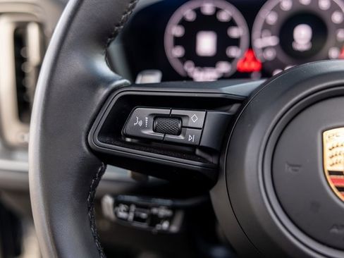 Certified 2025 Porsche Cayenne S image 30