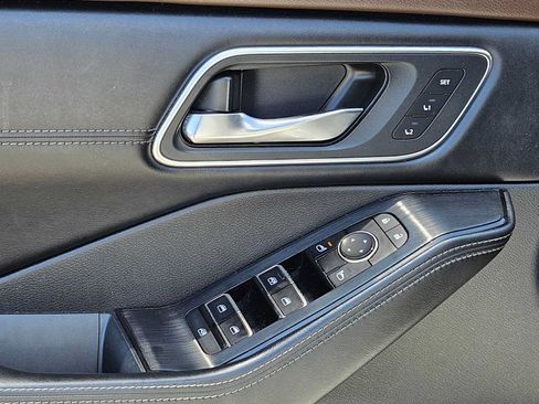 Used 2023 Nissan Rogue Platinum w/ Platinum Premium Package FWD image 23