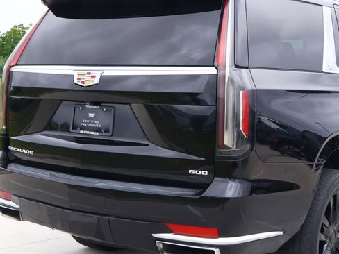 Used 2023 Cadillac Escalade Luxury w/ LPO, Illumination Package RWD image 11