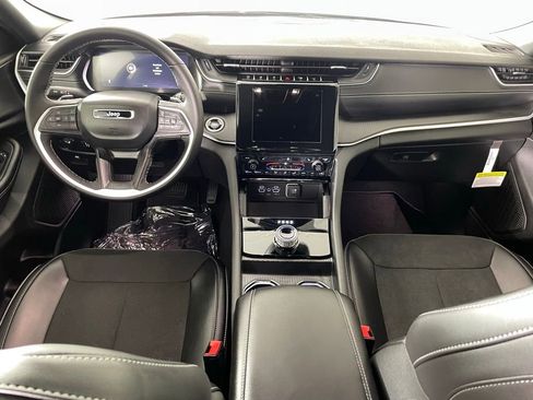 New 2025 Jeep Grand Cherokee L Laredo AWD/4WD image 34