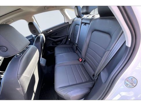 Used 2023 Volkswagen Jetta SE image 21