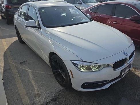 Used 2018 BMW 330i xDrive Sedan w/ Convenience Package image 3