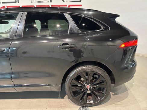 Used 2019 Jaguar F-PACE R-Sport image 6