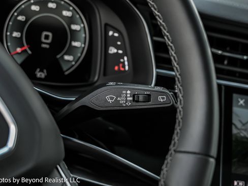 Used 2024 Audi Q8 Premium Plus image 40