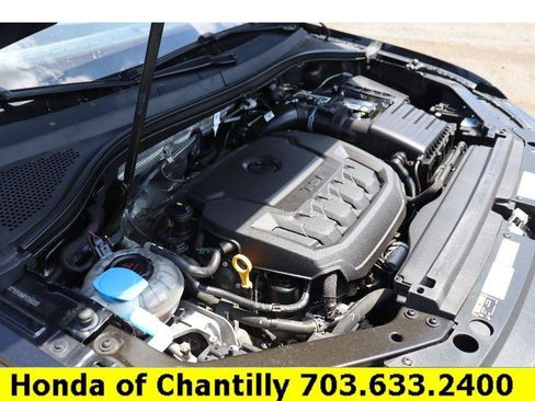 Used 2022 Volkswagen Tiguan SE image 31