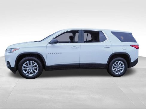 Used 2021 Chevrolet Traverse LS image 4